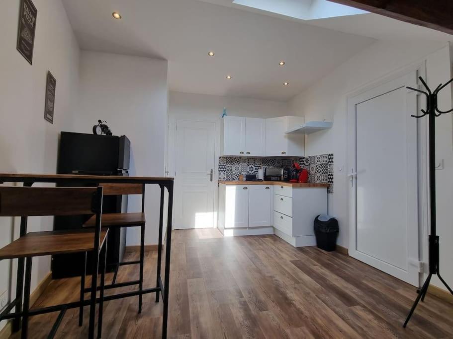 Elegance Provinoise Aux Pieds Des Remparts Classe Appartement *